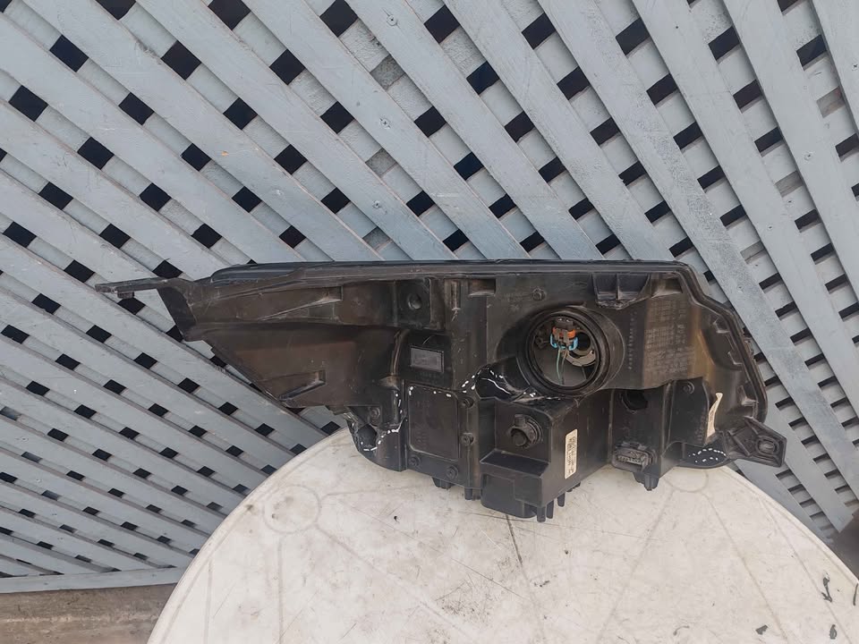 Óptico derecho Ford Explorer 2016 - 2020 - Imagen 6