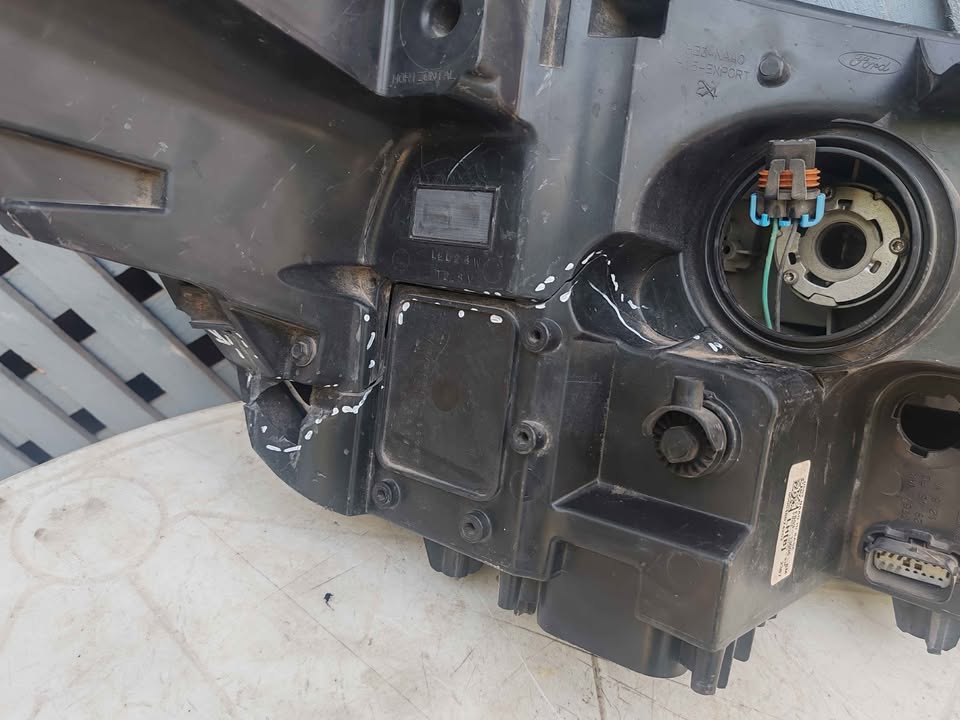 Óptico derecho Ford Explorer 2016 - 2020 - Imagen 8