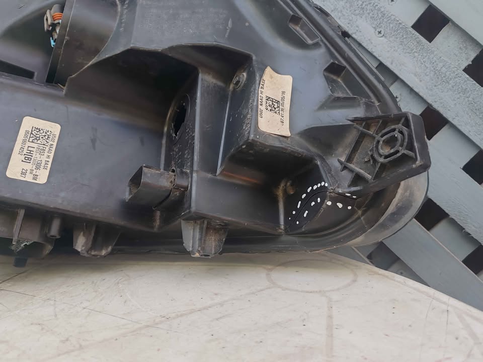 Óptico derecho Ford Explorer 2016 - 2020 - Imagen 9