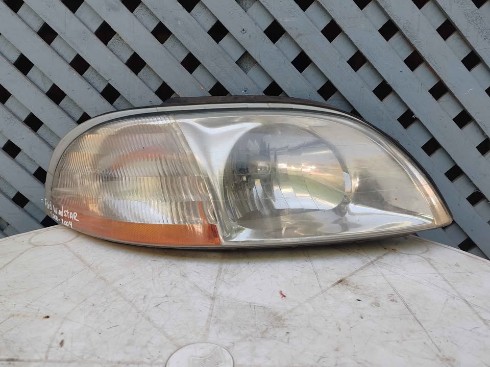 Óptico derecho Ford Windstar 2000 - 2004