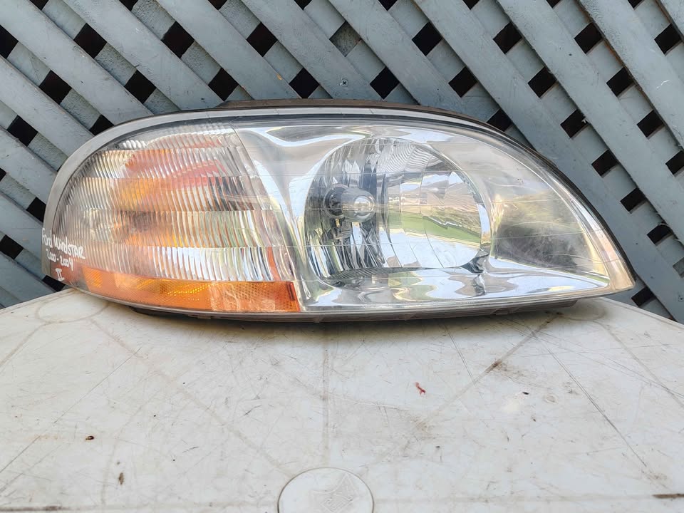 Óptico derecho Ford Windstar 2000 - 2004 (II)