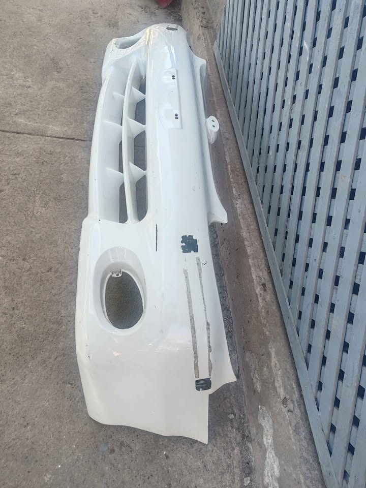 Parachoque delantero Hyundai Accent 1998 - 1999 - Imagen 4