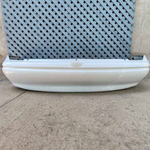 Parachoque trasero Chevrolet Corsa sedan 2000 - 2008