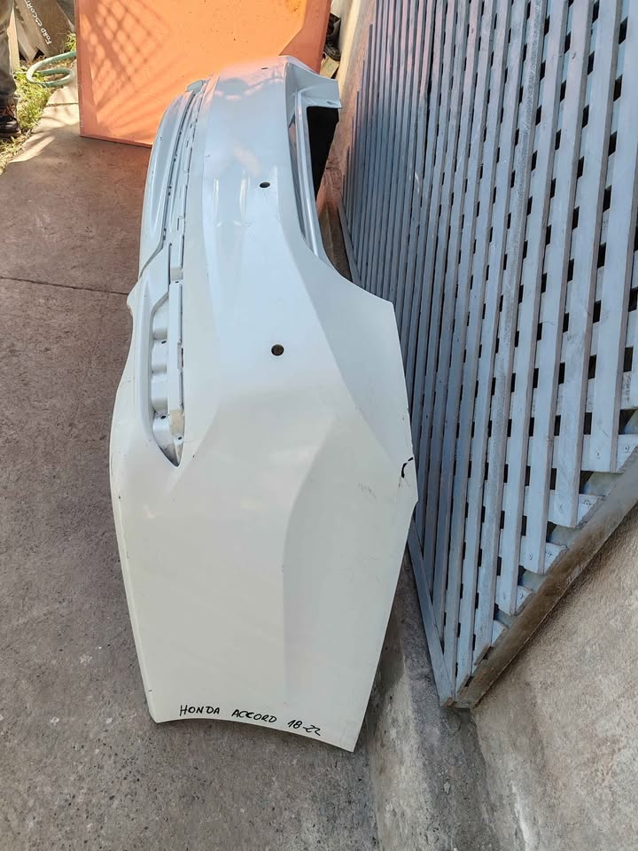 Parachoque trasero Honda Accord 2016 - 2018 - Imagen 4