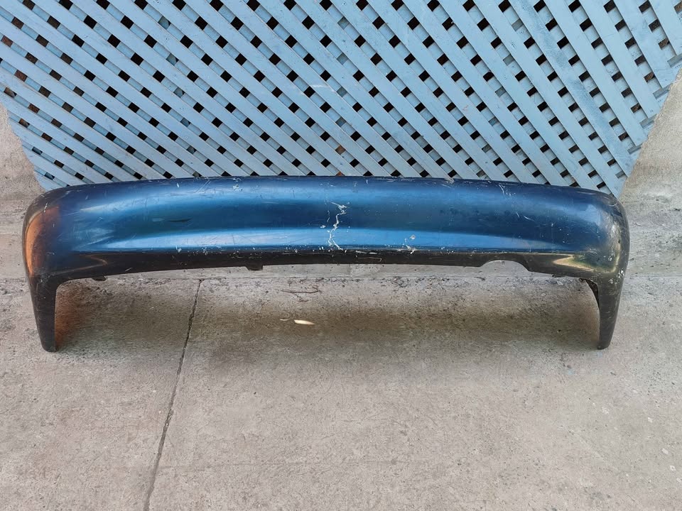 Parachoque trasero Hyundai Elantra stw 1996 - 1999 (ll)