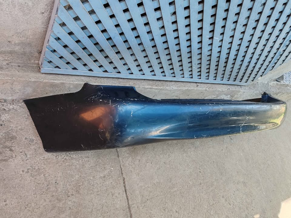 Parachoque trasero Hyundai Elantra stw 1996 - 1999 (ll) - Imagen 2