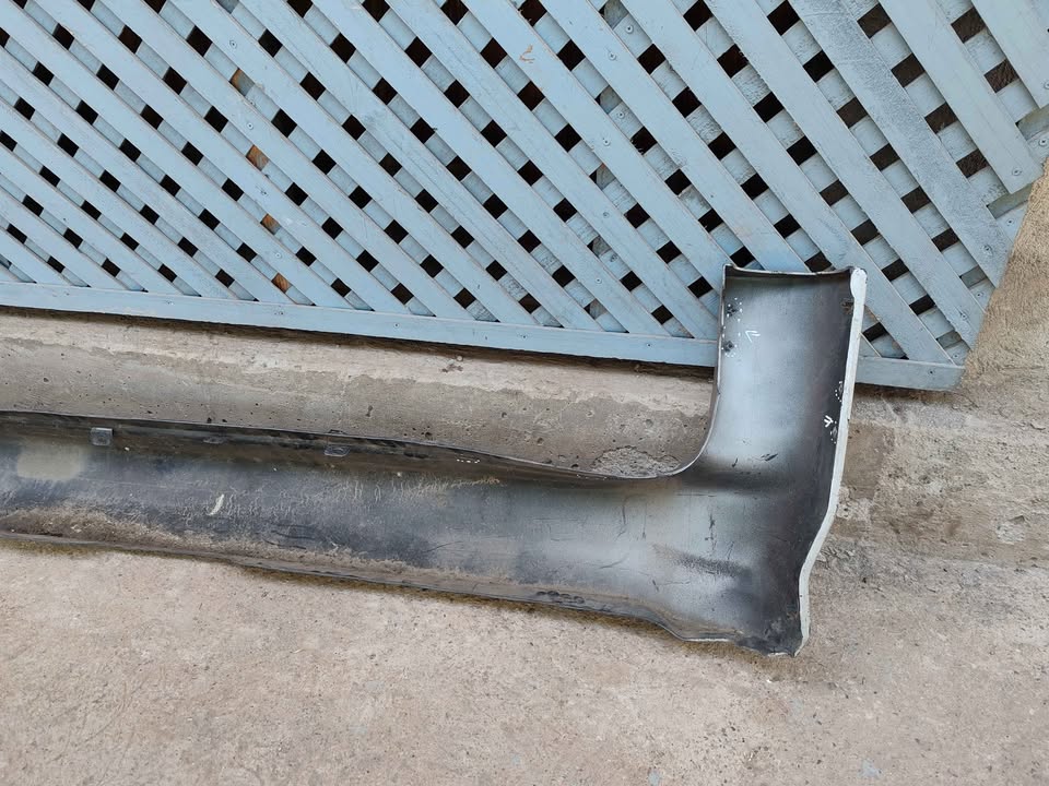 Parachoque trasero Hyundai H100 1998 - 2002 - Imagen 8