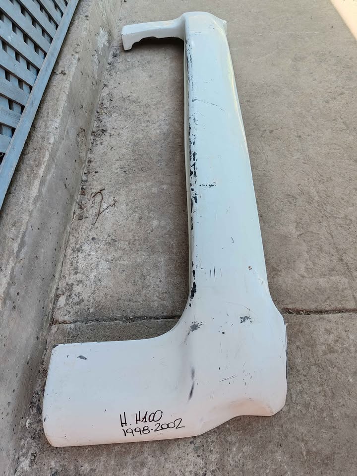 Parachoque trasero Hyundai H100 1998 - 2002 (ll) - Imagen 3