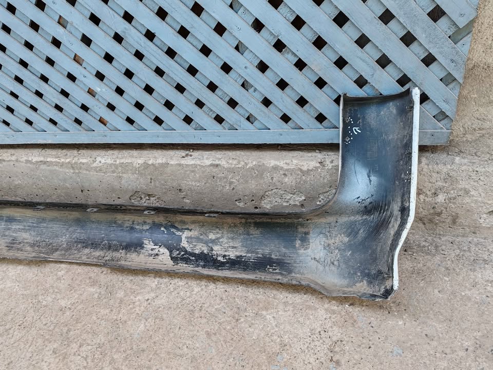 Parachoque trasero Hyundai H100 1998 - 2002 (ll) - Imagen 7