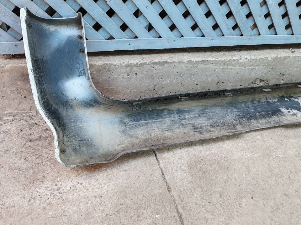 Parachoque trasero Hyundai H100 1998 - 2002 (ll) - Imagen 8