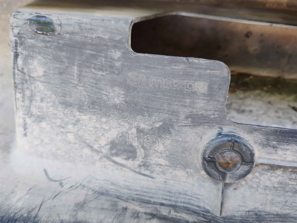 Parachoque trasero Mazda BT50 2010 - 2014 - Imagen 8