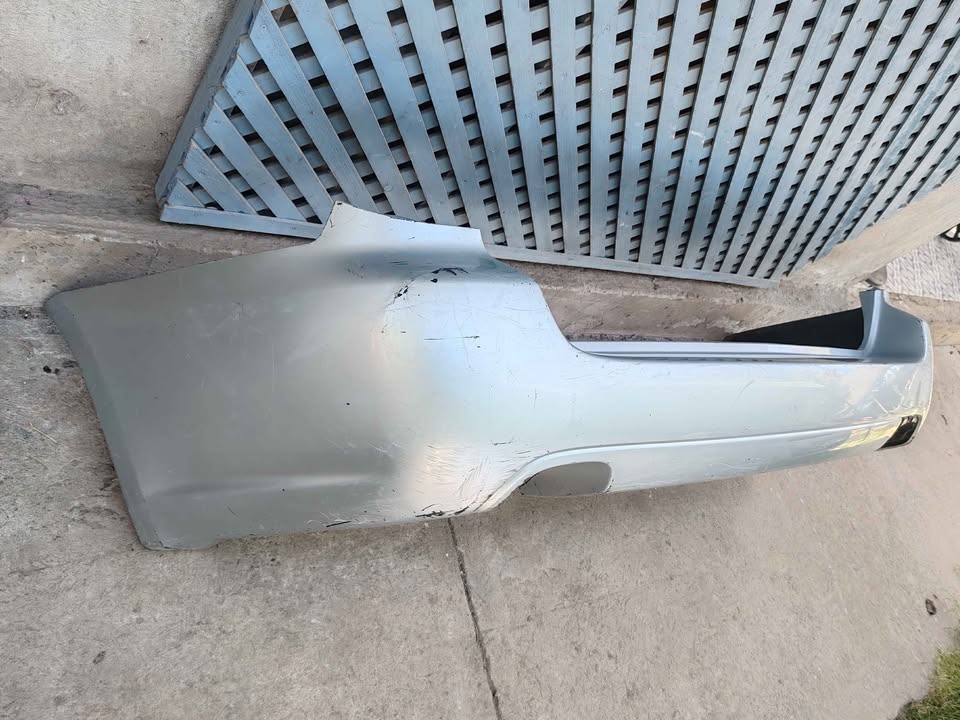 Parachoque trasero Subaru Legacy STW 2004 - 2009 - Imagen 3