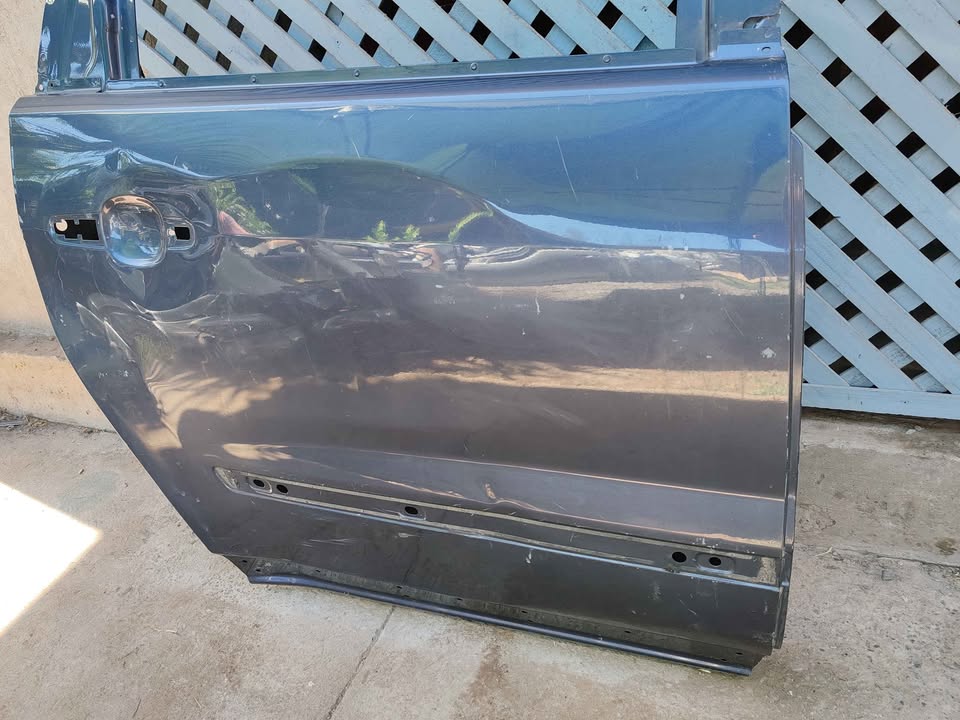 Puerta trasera derecha Chevrolet Traverse 2011 - 2016 - Imagen 3