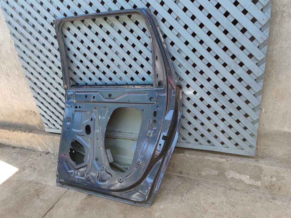 Puerta trasera derecha Chevrolet Traverse 2011 - 2016 - Imagen 7