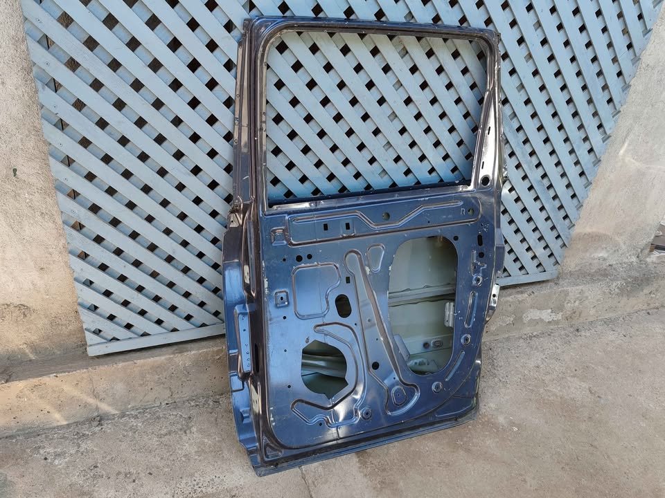 Puerta trasera derecha Chevrolet Traverse 2011 - 2016 - Imagen 8