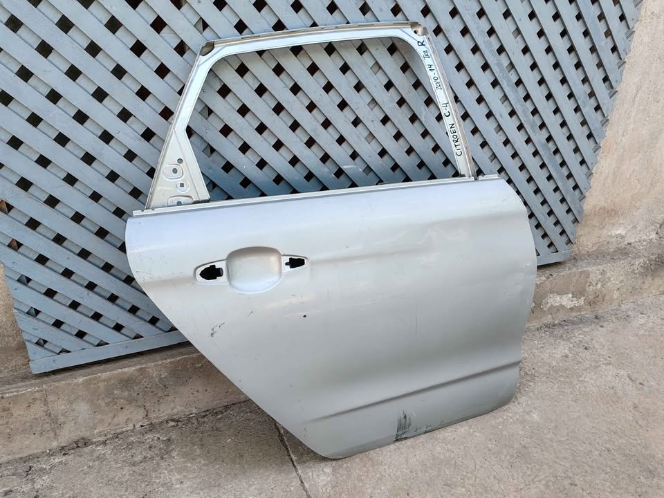 Puerta trasera derecha Citroen C4 2010 - 2014 - Imagen 3