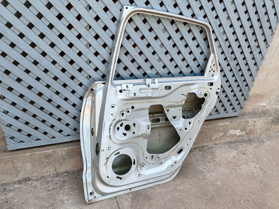Puerta trasera derecha Citroen C4 2010 - 2014 - Imagen 6