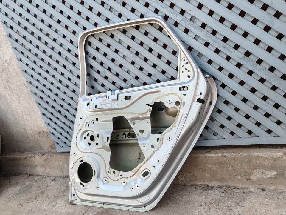 Puerta trasera derecha Citroen C4 2010 - 2014 - Imagen 7
