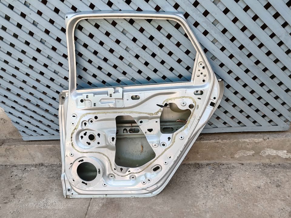 Puerta trasera derecha Citroen C4 2010 - 2014 - Imagen 8