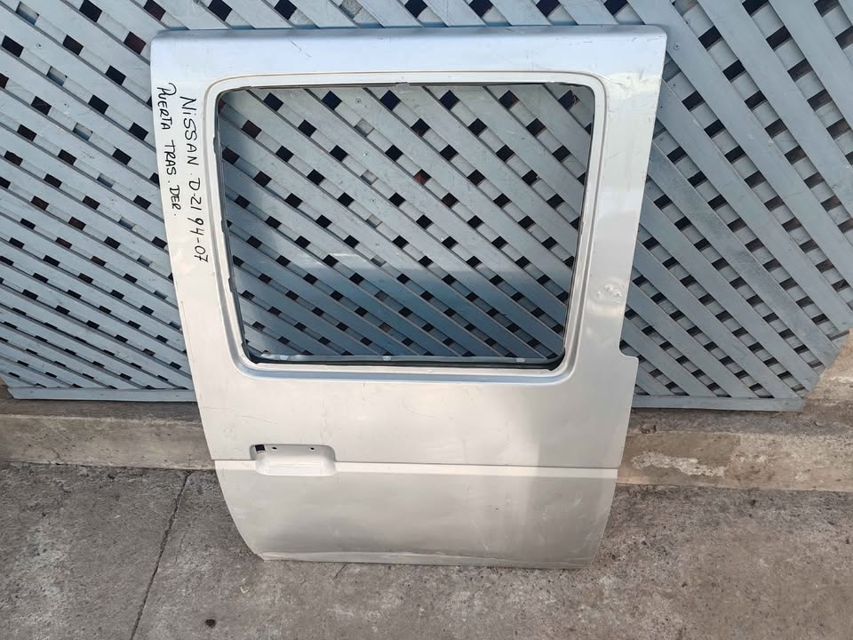 Puerta trasera derecha Nissan D21 1994 - 2007 - Imagen 2