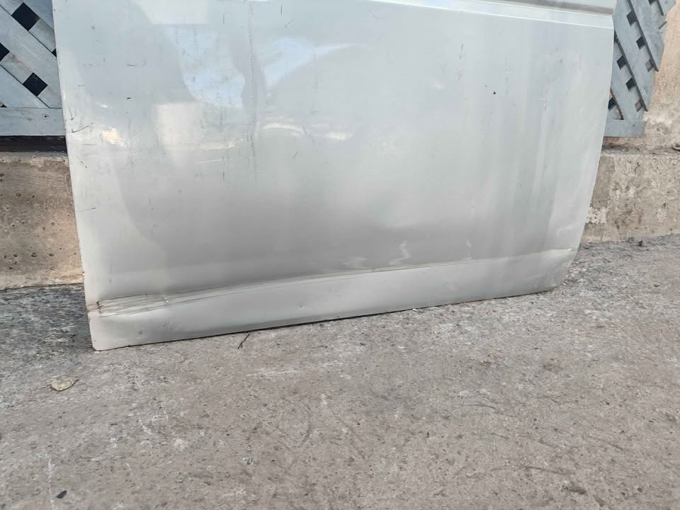 Puerta trasera derecha Nissan D21 1994 - 2007 - Imagen 5