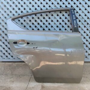 Puerta trasera derecha Nissan Versa  2012 - 2018