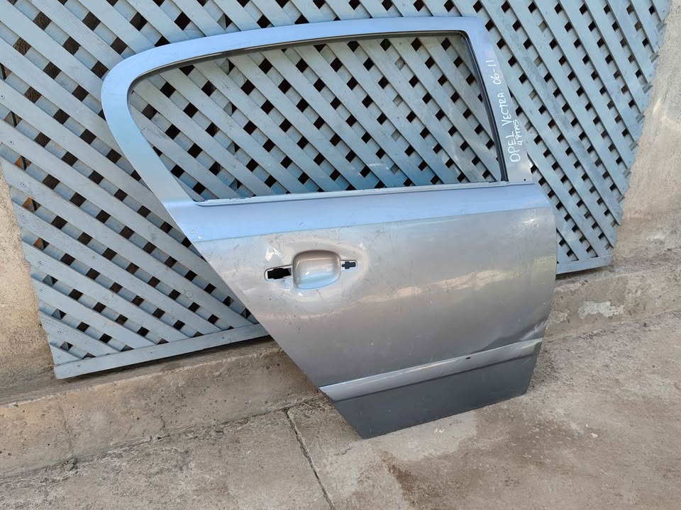 Puerta trasera derecha Opel Vectra 2006 - 2011 - Imagen 3