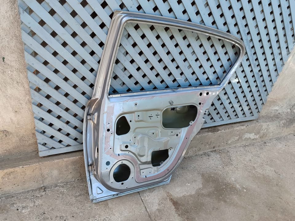 Puerta trasera derecha Opel Vectra 2006 - 2011 - Imagen 6