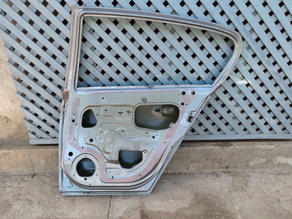 Puerta trasera derecha Opel Vectra 2006 - 2011 - Imagen 8