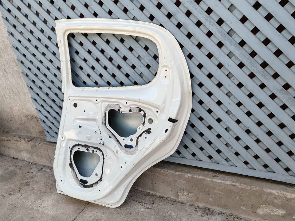 Puerta trasera derecha Peugeot 108 2016 - 2018 - Imagen 6