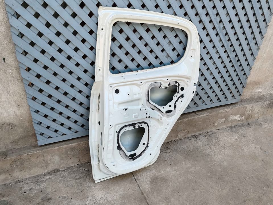 Puerta trasera derecha Peugeot 108 2016 - 2018 - Imagen 7