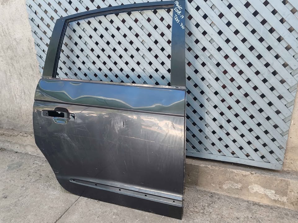 Puerta trasera derecha Ssangyong Stavic 2008 - 2019 - Imagen 3