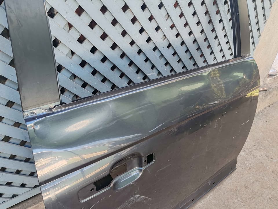 Puerta trasera derecha Ssangyong Stavic 2008 - 2019 - Imagen 5