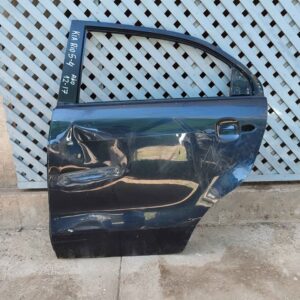 Puerta trasera izquierda Kia Rio 5 2012 - 2017