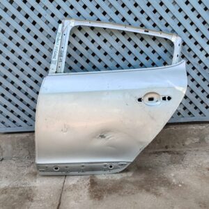 Puerta trasera izquierda Renault Megane 3 2009 - 2015