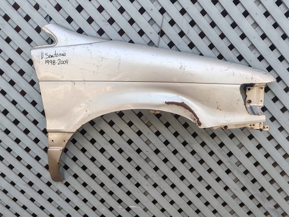 Tapabarro derecho Hyundai Santamo 1998 - 2004