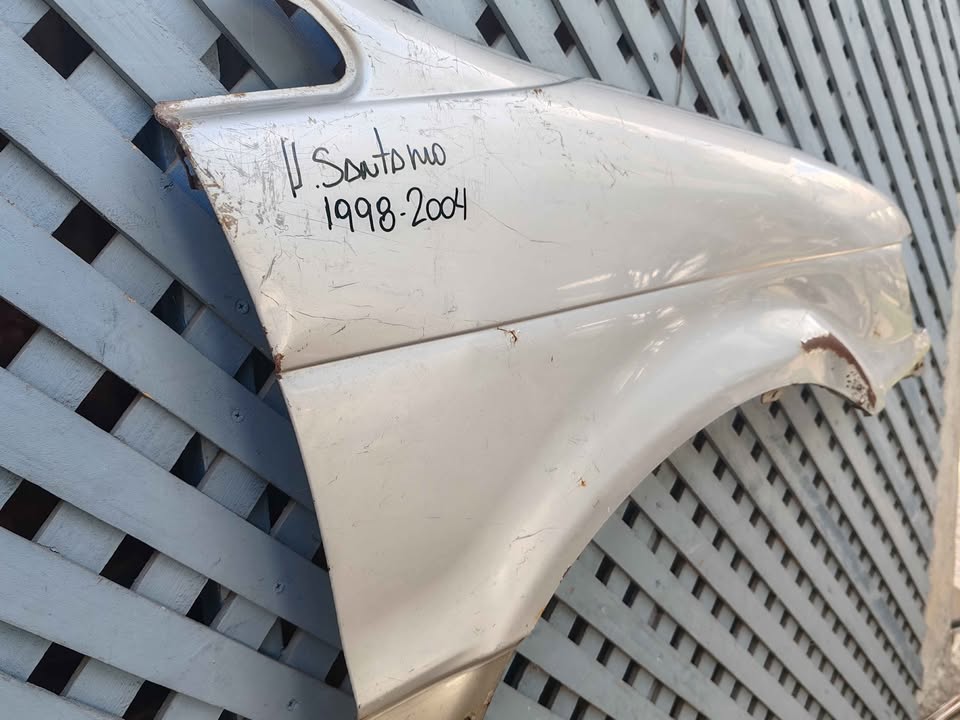 Tapabarro derecho Hyundai Santamo 1998 - 2004 - Imagen 6