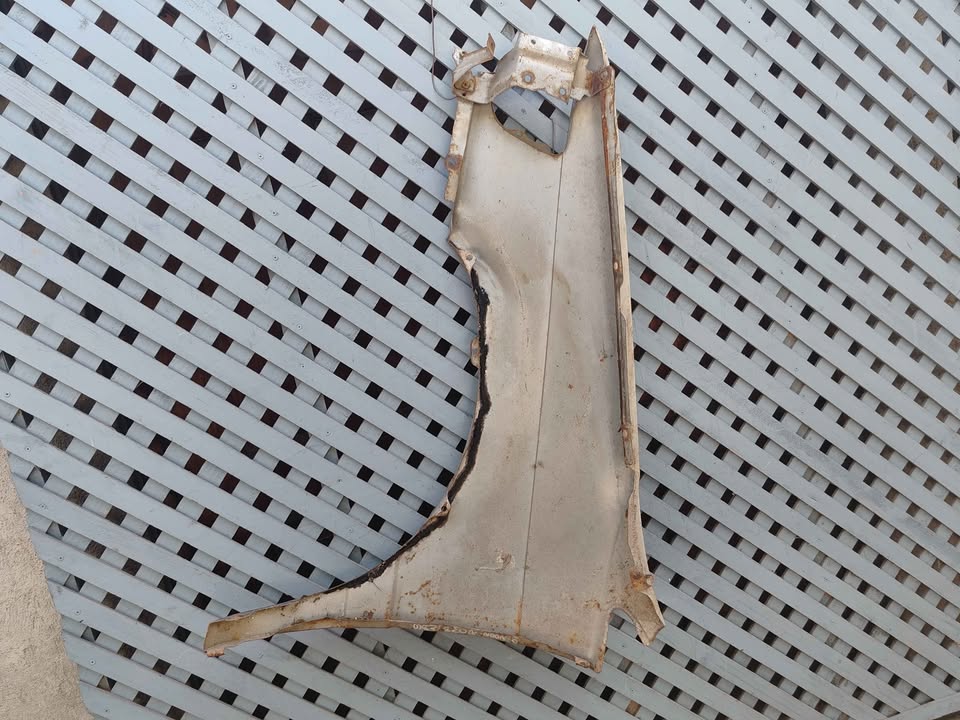 Tapabarro derecho Hyundai Santamo 1998 - 2004 - Imagen 7