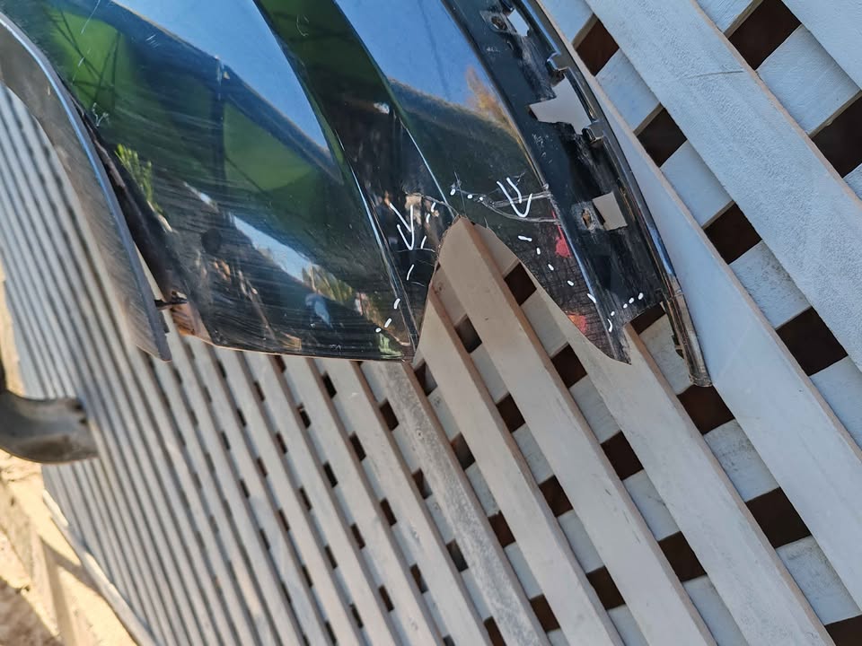 Tapabarro derecho Mahindra XUV 500 2016 - 2020 - Imagen 5