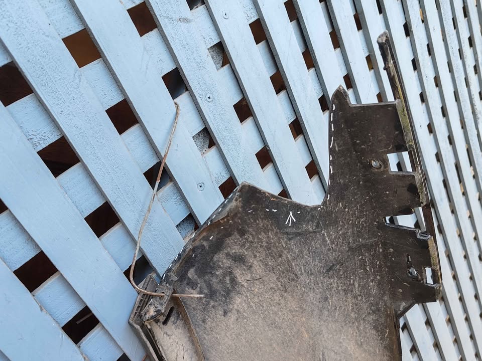 Tapabarro derecho Mahindra XUV 500 2016 - 2020 - Imagen 6