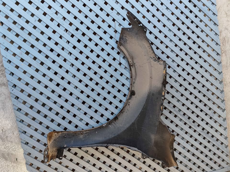 Tapabarro derecho Mahindra XUV 500 2016 - 2020 - Imagen 7