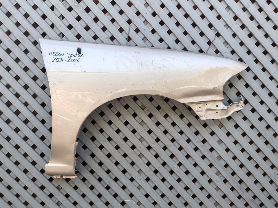 Tapabarro derecho Nissan Sentra 2001 - 2006