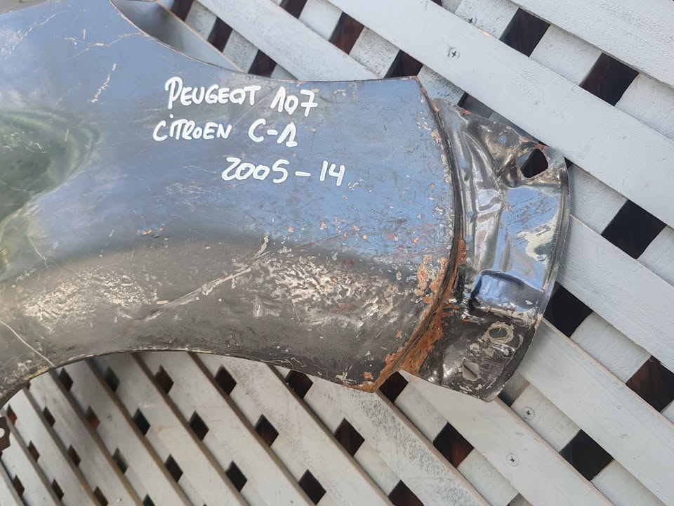 Tapabarro derecho Peugeot 107 y Citroen C1 2005 - 2014 - Imagen 4