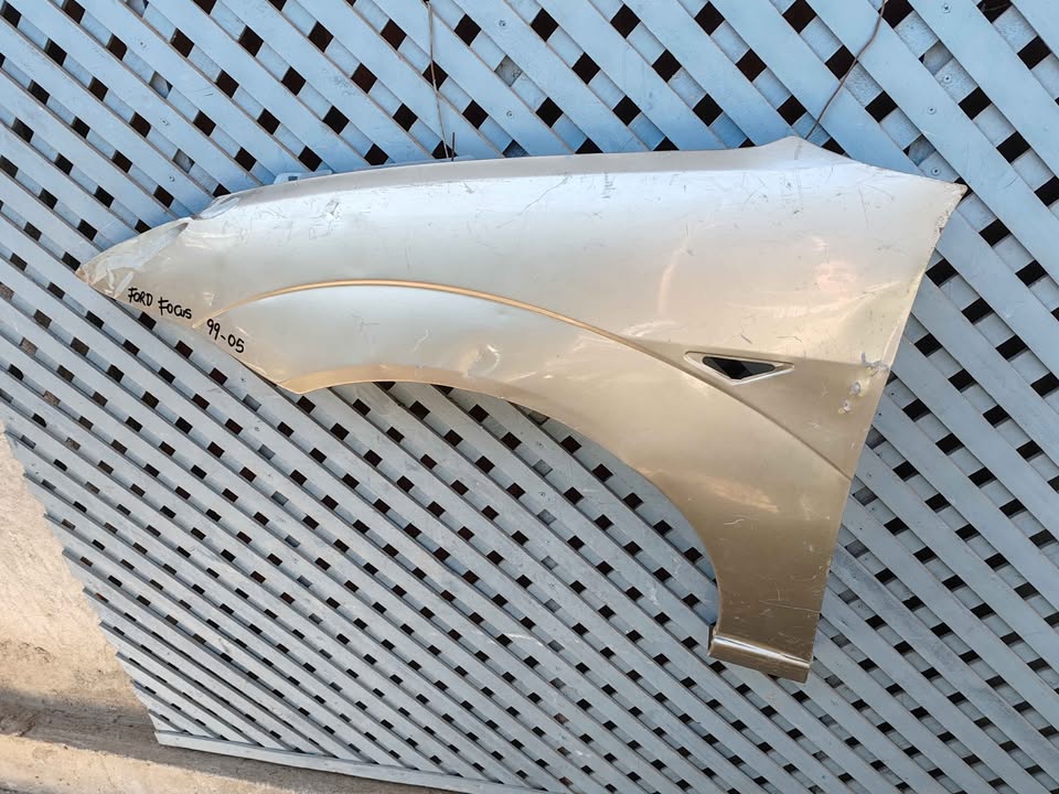 Tapabarro izquierdo Ford Focus 1999 - 2005 - Imagen 2