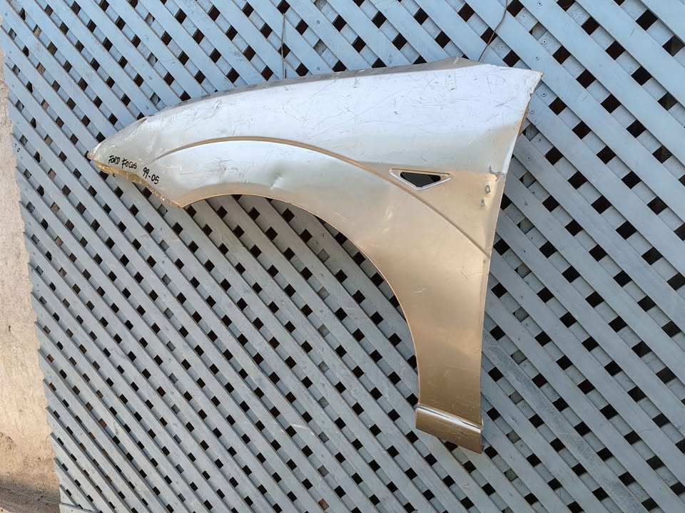 Tapabarro izquierdo Ford Focus 1999 - 2005 - Imagen 3