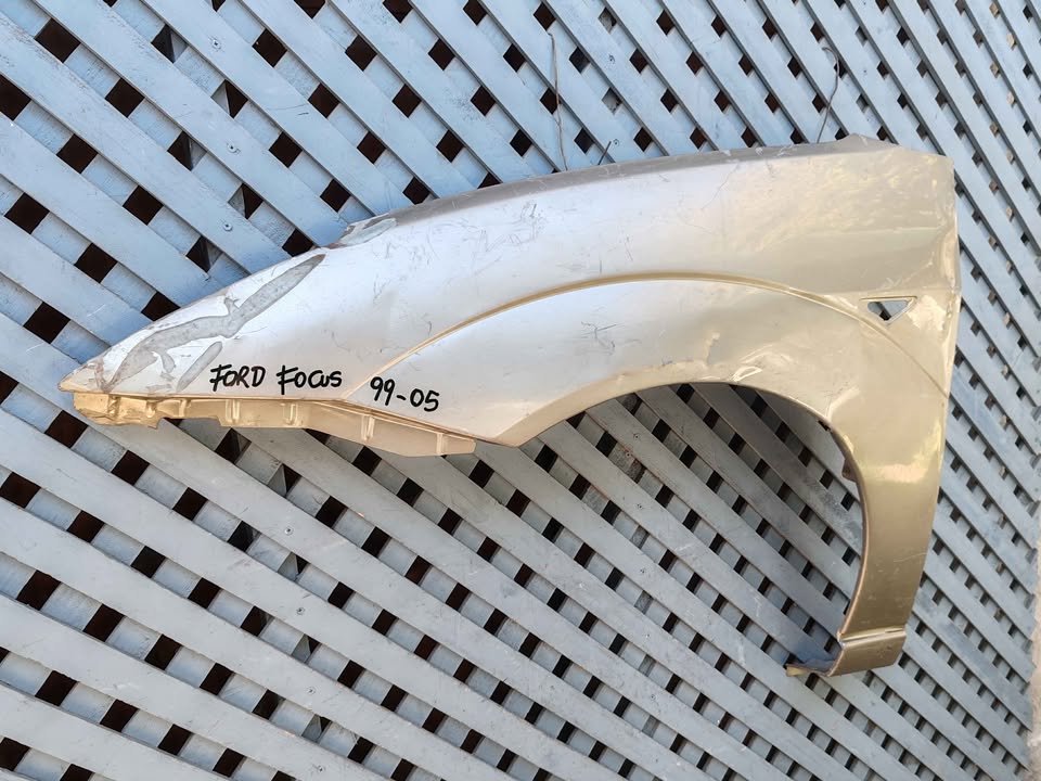 Tapabarro izquierdo Ford Focus 1999 - 2005 - Imagen 4