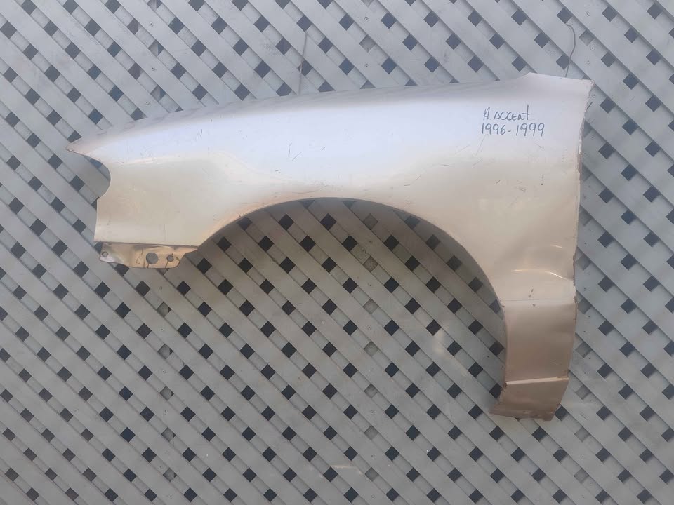 Tapabarro izquierdo Hyundai Accent 1996 - 1999