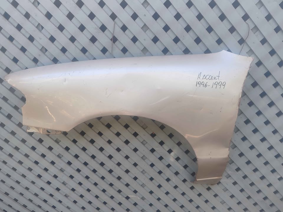 Tapabarro izquierdo Hyundai Accent 1996 - 1999 - Imagen 2