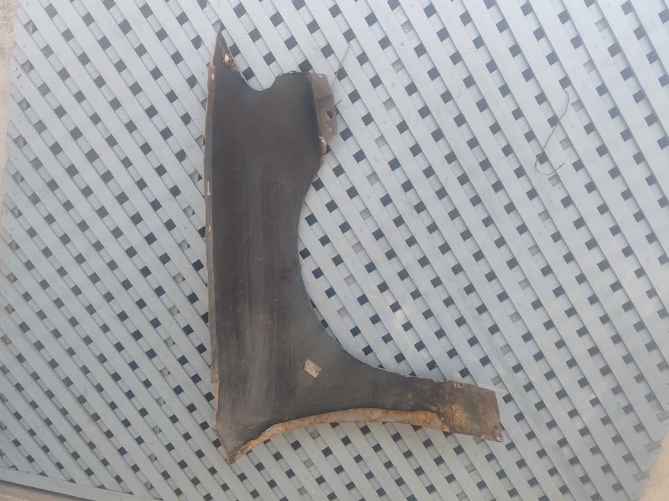 Tapabarro izquierdo Hyundai Accent 1996 - 1999 - Imagen 8