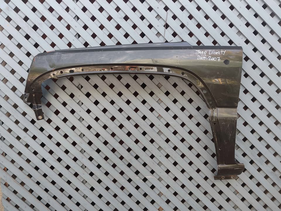 Tapabarro izquierdo Jeep Liberty 2005 - 2007